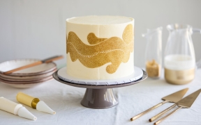 How to Make a Gold Glitter Cake