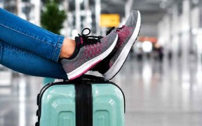 How to Prevent Common Foot Problems While Traveling